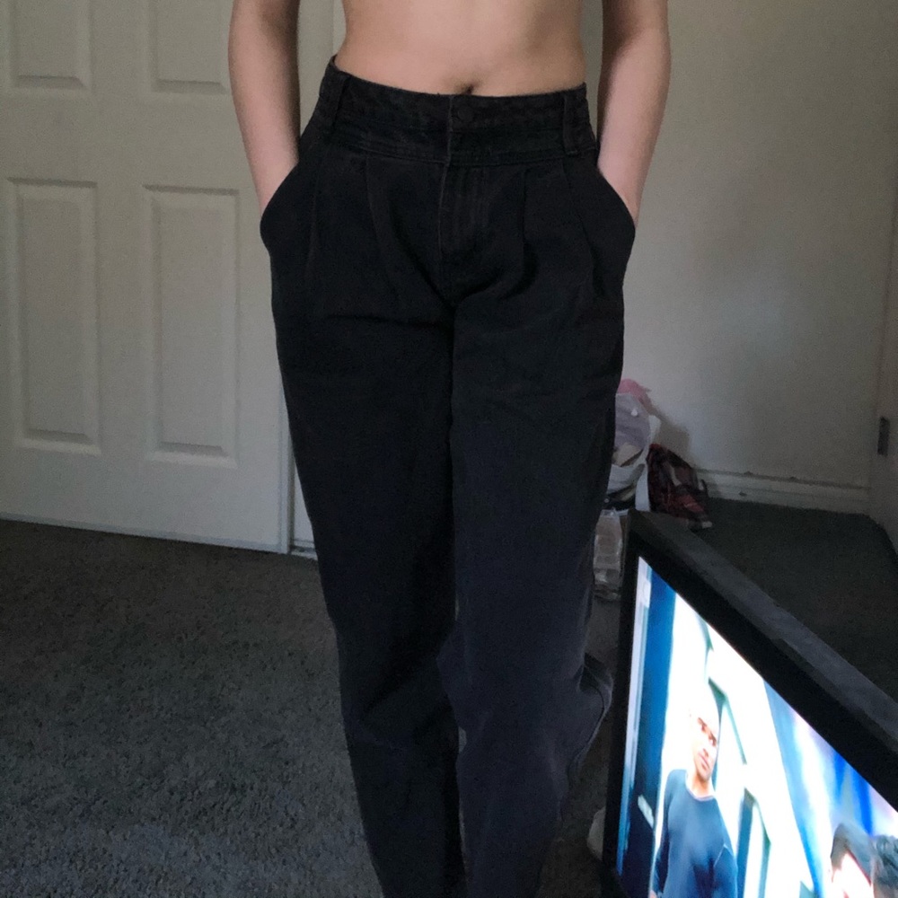 Black boyfriend jeans